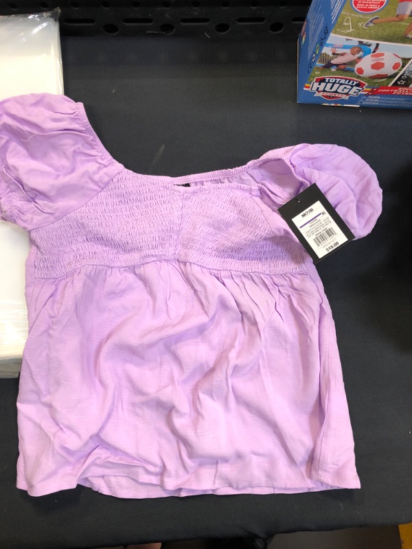 Photo 1 of Girls' Flowy Smocked Top - art class™
medium