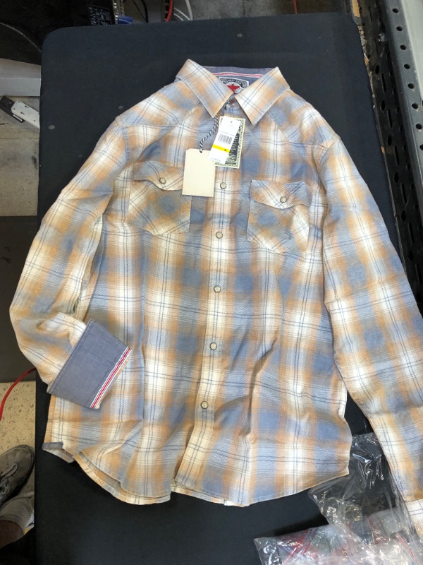 Photo 1 of Men's flannel shirt size medium