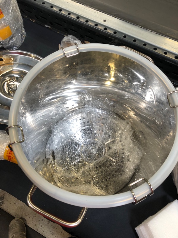 Photo 1 of ALCOHOL DISTILLER FERMENTATION STAINLESS STEEL STEAMER WITH SUBMERSIBLE PUMP