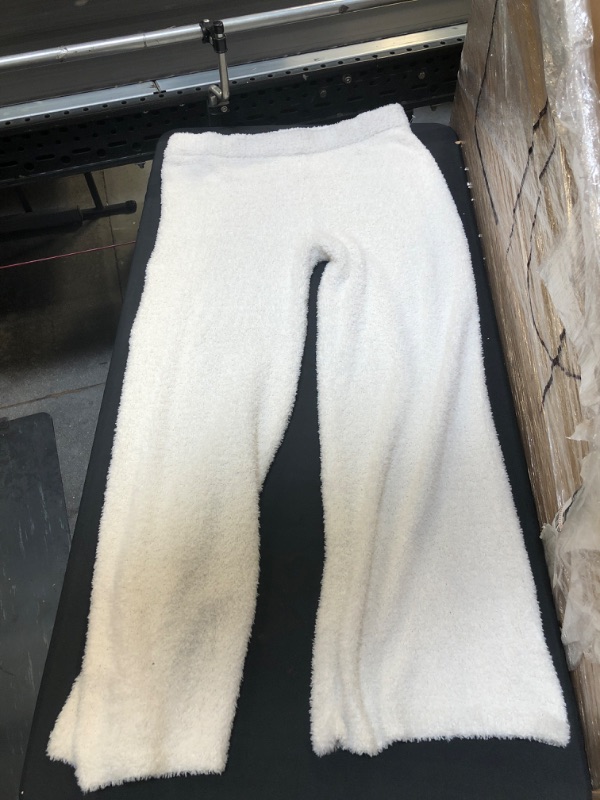 Photo 1 of Generic White Plush Pajama Pants, Size XXL