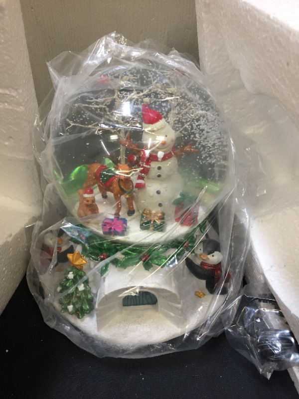 Photo 4 of Aobaks 8.25'' H 150mm 8 Music Song, Playing Snowflakes, Led Light, 6/18 Timer, Santa Claus Christmas Water Snow Man Globes Gift Home Decoration (White), 150mmlvsexueren, 9.64X9.64X8.25inch --- FACTORY SEALED
