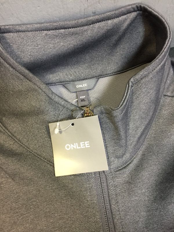 Photo 2 of  onlee men's zipped sweatshirt 
size XL