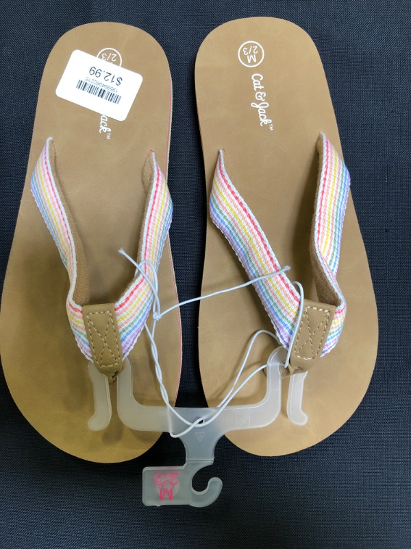 Photo 2 of Girls' Ava Slip-On Thong Sandals - Cat & Jack™, Size Medium 2/3

