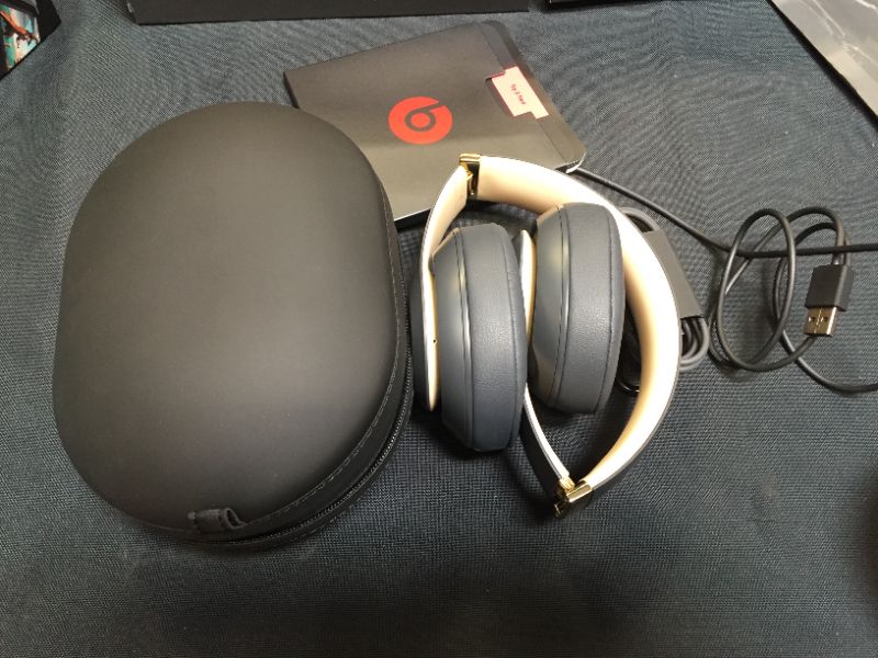 Photo 4 of Beats Studio3 Over-Ear Noise Canceling Bluetooth Wireless Headphones

