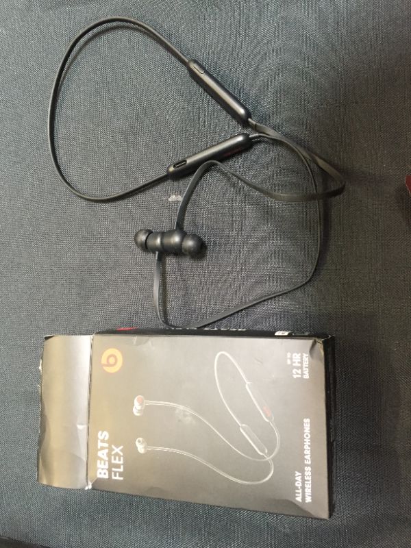 Photo 3 of Beats Flex Wireless Earphones - Black