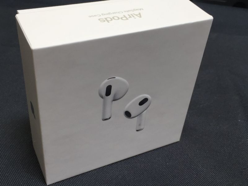 Photo 4 of Apple AirPods (3rd Generation)
