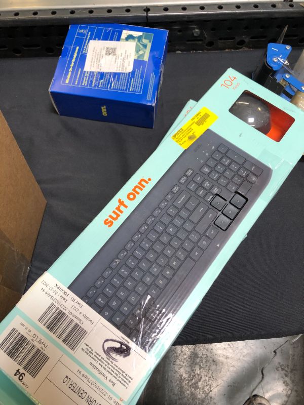 Photo 2 of Onn. Wireless Keyboard and Mouse with 5 Buttons (1188169)
