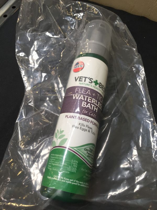 Photo 2 of  Vet's Best Flea & Tick Waterless Bath for Cats, 8 fl. oz., 8 FZ