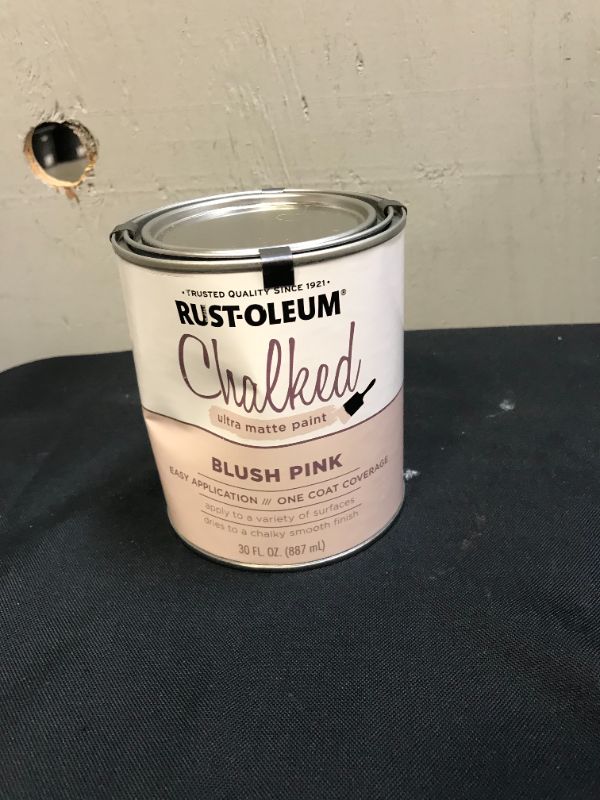 Photo 3 of 1 qt Rust-Oleum Brands 285142 Blush Pink Chalked Ultra Matte Paint ( TIN IS DAMAGED ) 
