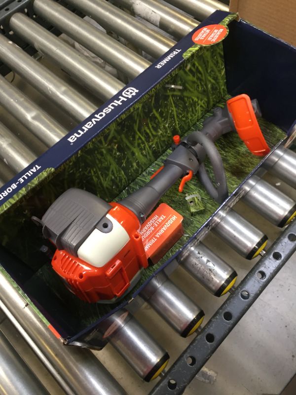 Photo 2 of Husqvarna 585729102 223L Toy Trimmer
