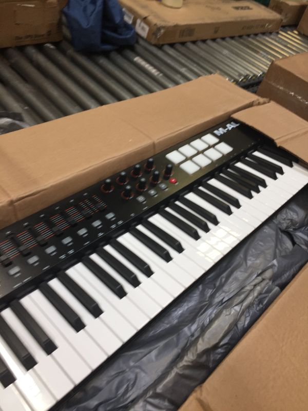 Photo 5 of M-Audio Oxygen 61 61-key Keyboard Controller
