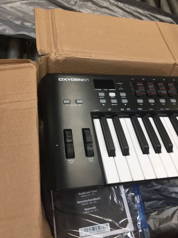 Photo 2 of M-Audio Oxygen 61 61-key Keyboard Controller
