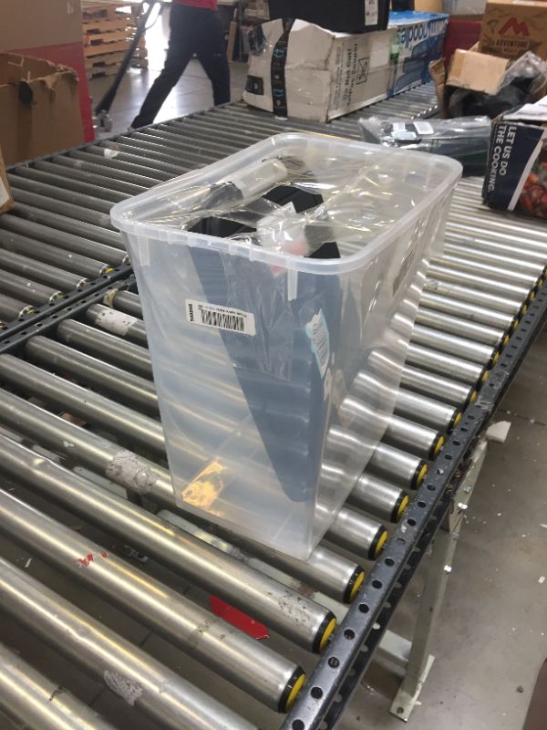 Photo 1 of 33qt container with lid      missing wheels  