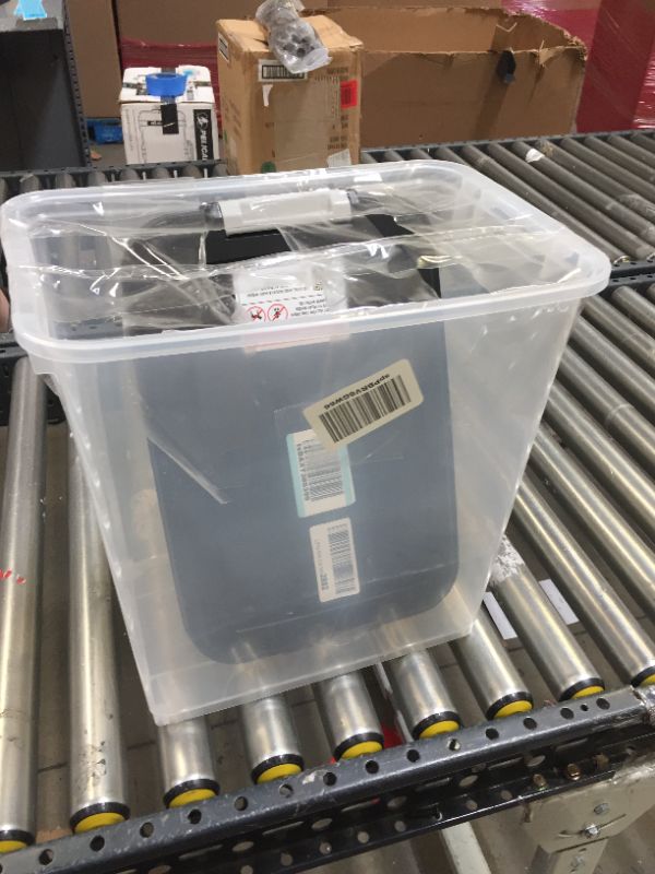 Photo 1 of 33qt container with lid      missing wheels  