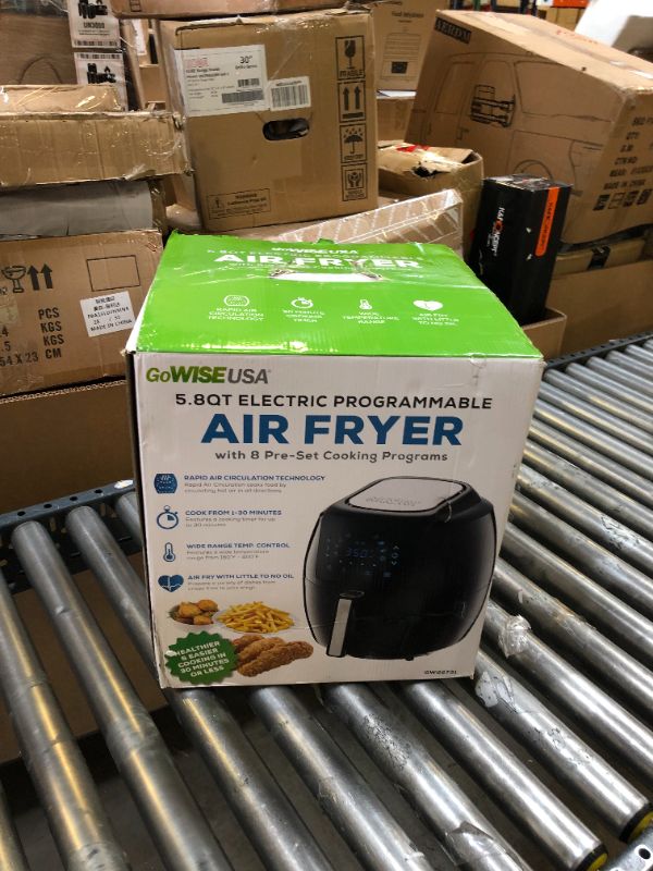 Photo 4 of 8-in-1 5.8 Qt. Black Electric Air Fryer with Recipe Book