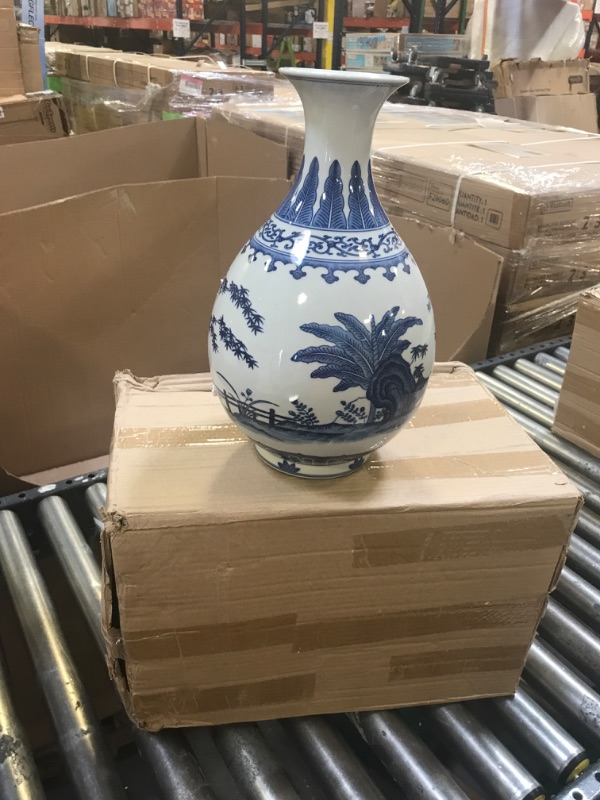 Photo 1 of 15in BLUE AND WHITE VINTAGE STYLE PORCELAIN VASE