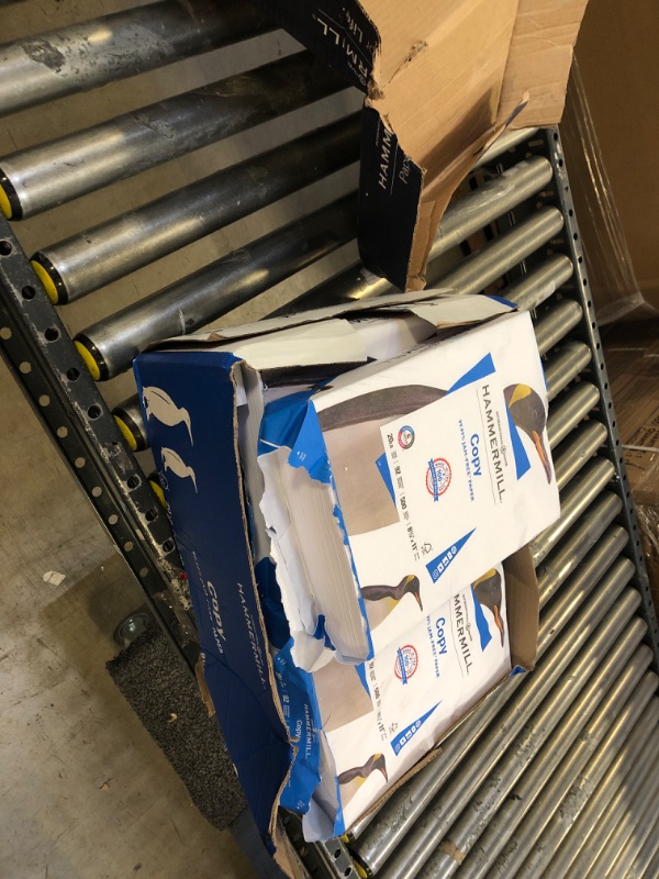 Photo 2 of Hammermill Printer Paper, 20 Lb Copy Paper, 8.5 x 11 - 7 Ream (3500 Sheets) - 92 Bright, Made in the USA  -ONLY 7 REAMS--
