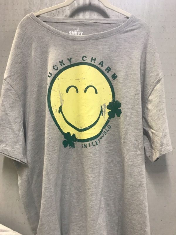 Photo 1 of Smiley Lucky Charm Gray T Shirt Men's Women's Size S/M