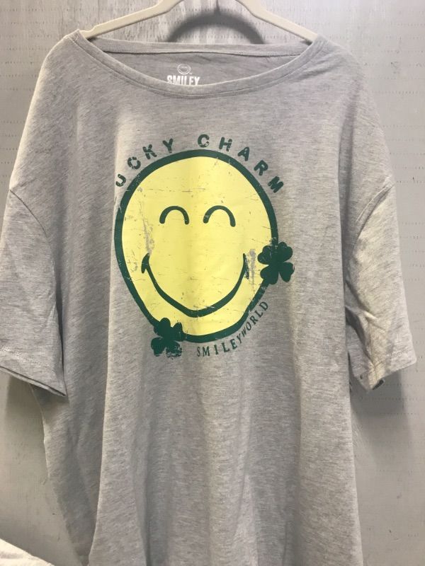 Photo 1 of Smiley Lucky Charm Gray T Shirt Men's Women's Size L/XL