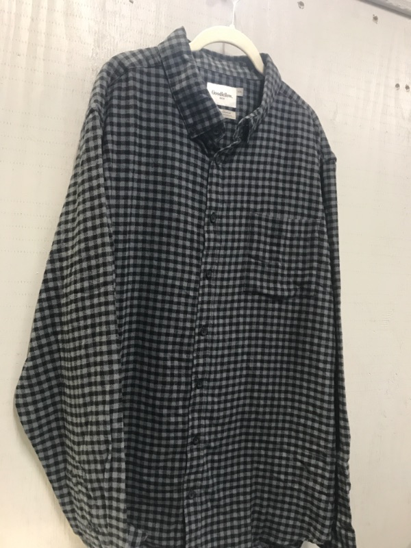 Photo 2 of Men's Long Sleeve Shirt Size XXL