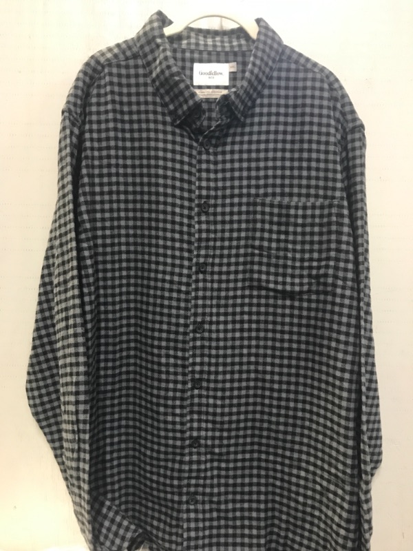 Photo 1 of Men's Long Sleeve Shirt Size XXL