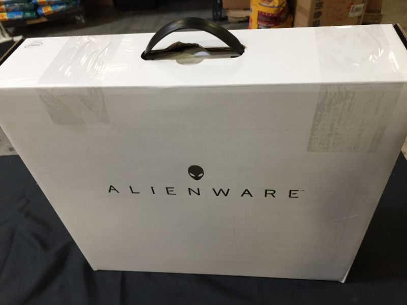 Photo 7 of  Alienware m15 R4 i7-10870H 16GB 1TB SSD 15.6 FHD 144Hz RTX 3070 Light W11 (DAMAGES TO SCREEN)
