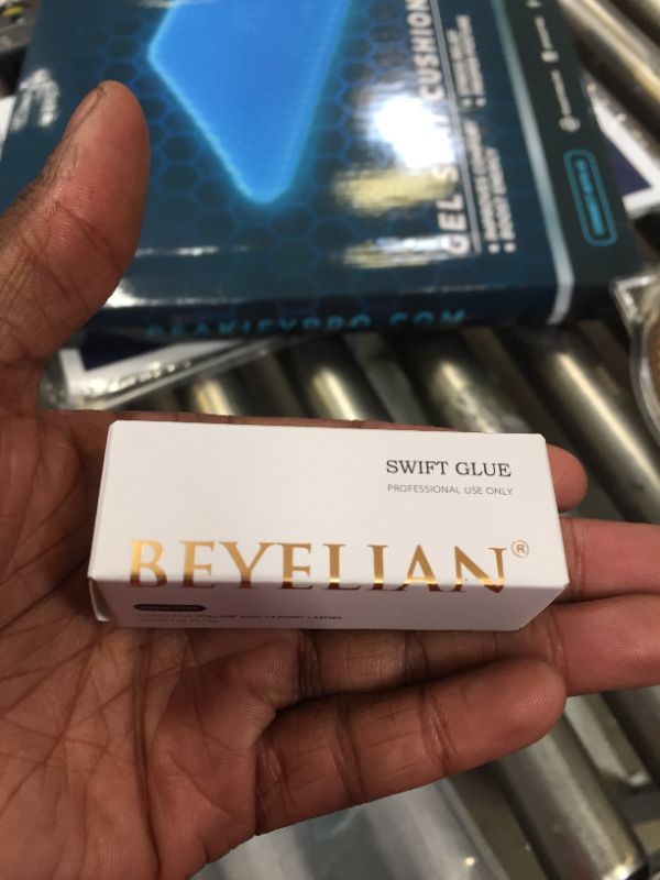 View 3 of BEYELIAN Swift Glue Eyelash Extensions Adhesive Powerful Strong Black 5ml Drying Time 3-5 Sec Retention 6 Weeks Classic and Volume Lashes Semi-Permanent for Professional Use Only
