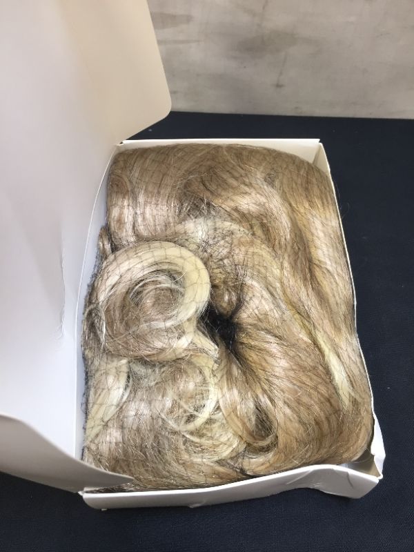 Photo 3 of REEWES 70s Wig Farrah Fawcett Wig Vintage Wigs Blonde Wig for Women Lady Natural Synthetic Full Wigs Vintage Cosplay Costume Disco Hair Wig Feathered Wig (Blonde)
