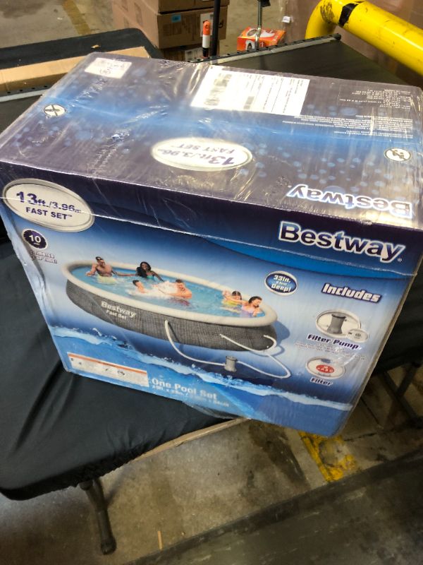 Photo 3 of Bestway Round Swimming Pool Top Ring 13FT x 33" Rattan 530 Gallon Filter Pump New
