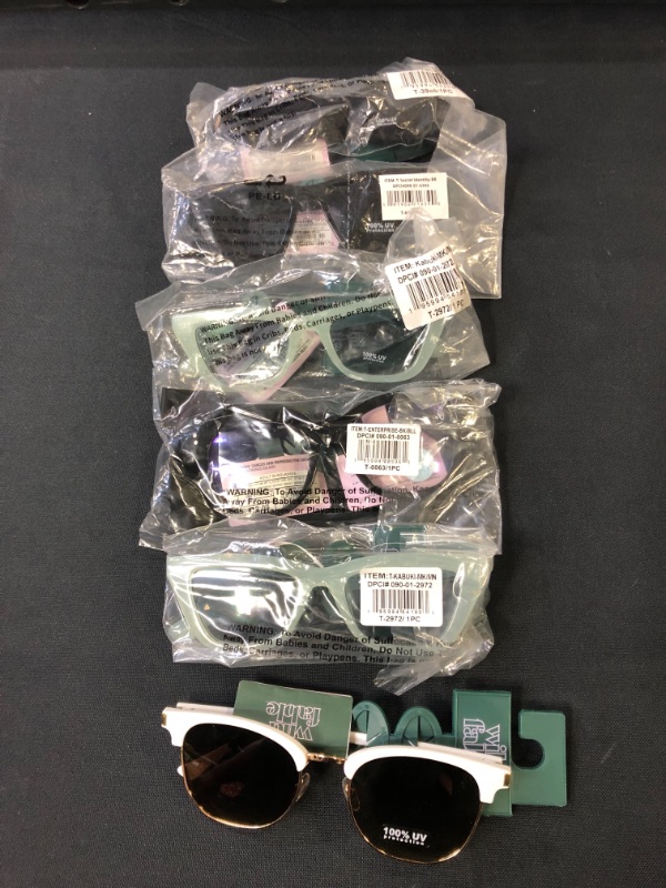 Photo 1 of VARIOUS WOMENS SUNGLASSES - VARIOUS DESIGNS - SOLD AS IS 