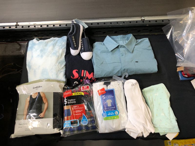 Photo 1 of MISCELLANEOUS CLOTHES 9 COUNT BAGLOT VARIOUS SIZES SHOES YOUTH SIZE 9 