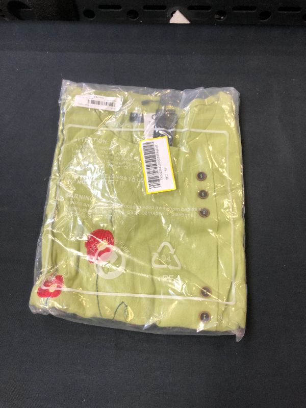 Photo 1 of GREEN WOMANS SHIRT SIZE SMALL 