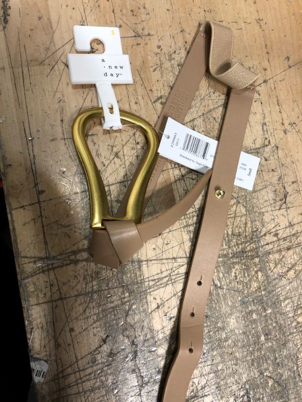 Photo 1 of a new day beige belt  small