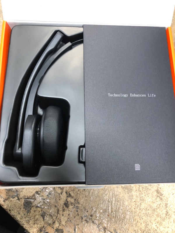 Photo 2 of TaoTronics TT-BH041 - Headset - on-ear - Bluetooth - Wireless
