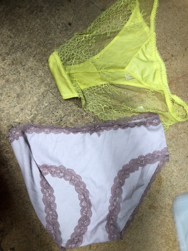 Photo 1 of Bundle of women's underwear - Woen's Cotton Ribbed Hipster Underwear - Auden™ - color purple - size M (8 - 10) - Woen's Lace Cheeky Underwear - Auden™ - color yellow - color M

