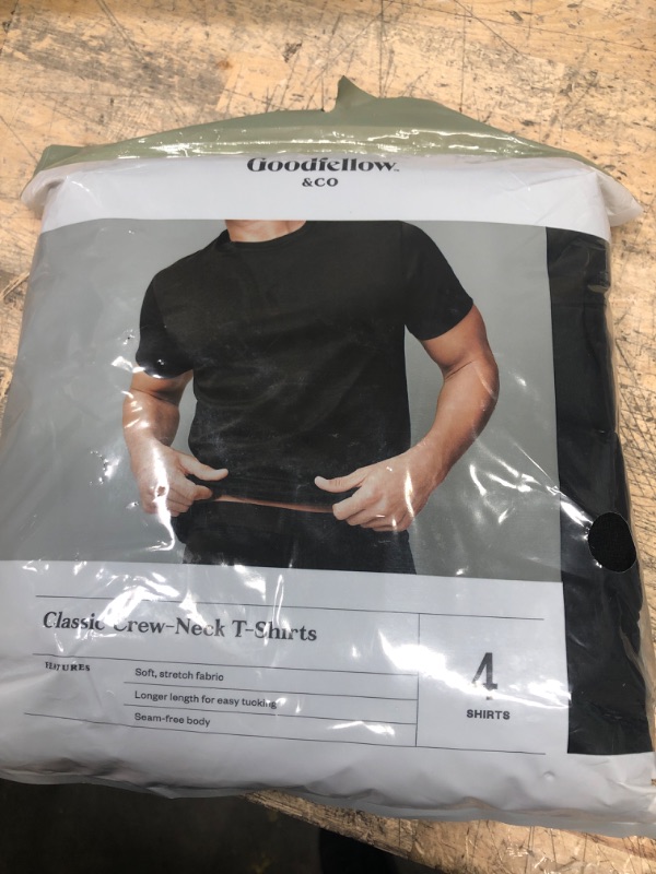 Photo 2 of  SIZE XXL - Men's Short Sleeve 4pk Crew-Neck T-Shirt - Goodfellow & Co™