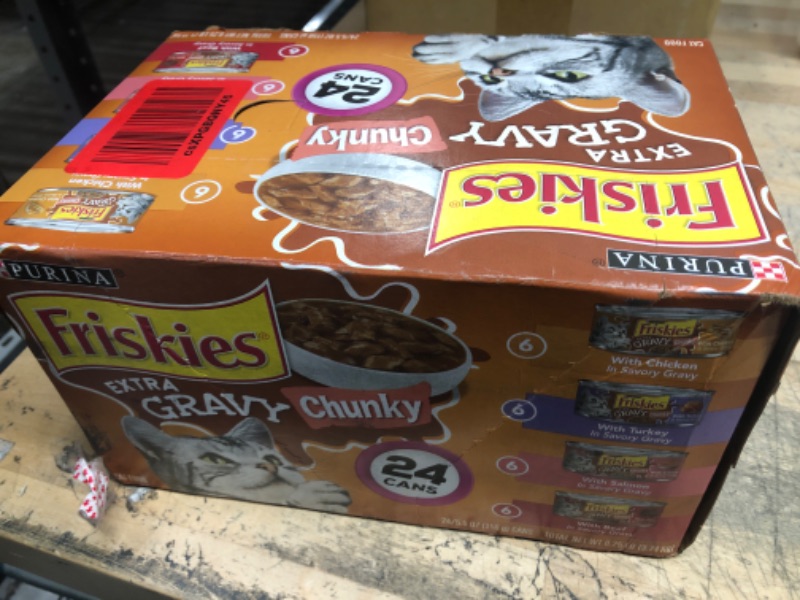 Photo 1 of BBD : 06/2024---Purina Friskies Extra Gravy Chunky Adult Wet Cat Food Variety Pack - 24 count, 5.5 oz cans