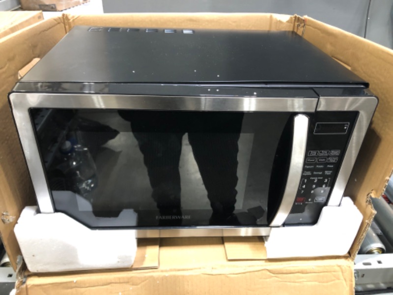 Photo 2 of Farberware Countertop Microwave 1.1 Cu. Ft. 1000-Watt Compact Microwave Oven