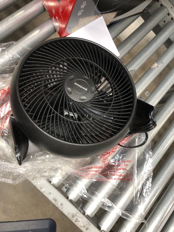 Photo 2 of 12 in. 3 Speed Whole Room Circulator Floor Fan