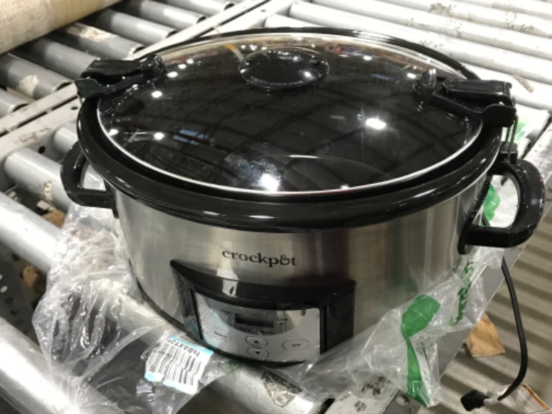 Photo 2 of (DAMAGE)Crock Pot 6 Quart Programmable Stainless SCCPVL610 S
**TOP HANDLE BROKEN**