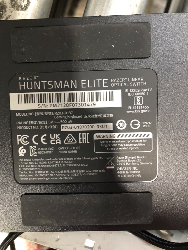 Photo 1 of Razer Huntsman Elite: Opto-Mechanical Switch - Multi-Functional Digital Dial & Media Keys - Leatherette Wrist Rest - 4-Side Underglow - Gaming Keyboard (Tested and functions, MISSING WRIST CUSHION