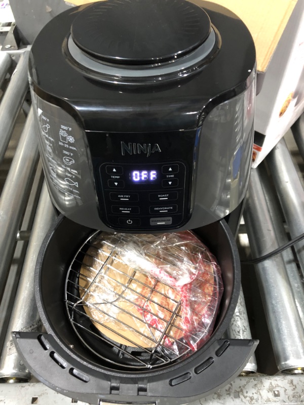 Photo 3 of 4 Qt. Electric Black Air Fryer with Recipe Book (AF101)