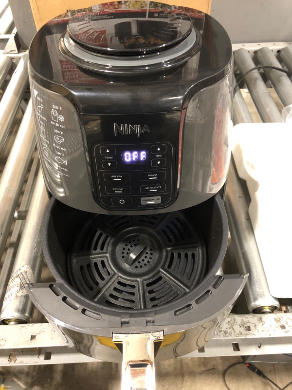 Photo 3 of 4 Qt. Electric Black Air Fryer with Recipe Book (AF101)