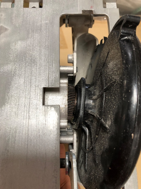 Photo 4 of (DAMAGED)DEWALT 20V MAX Lithium-Ion Cordless 6-1/2-inch Circular Saw (Tool-Only)
**SAW IS LOOSE, MISSING BATTERY, UNABLE TO POWER ON**
