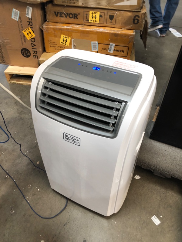 Photo 2 of BLACK+DECKER BPT08HWTB Portable Air Conditioner with Heat, 8,000 BTU SACC/CEC (12,500 BTU ASHRAE), Cools Up to 350 Square Feet, White
