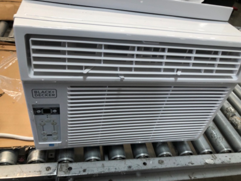 Photo 2 of Black & Decker 12,000 Btu Electronic Energy Star Air Conditioner
