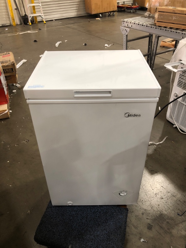 Photo 2 of Midea MRC04M3AWW, White 3.5 cu. ft. Mini Freezer, Cubic Feet
