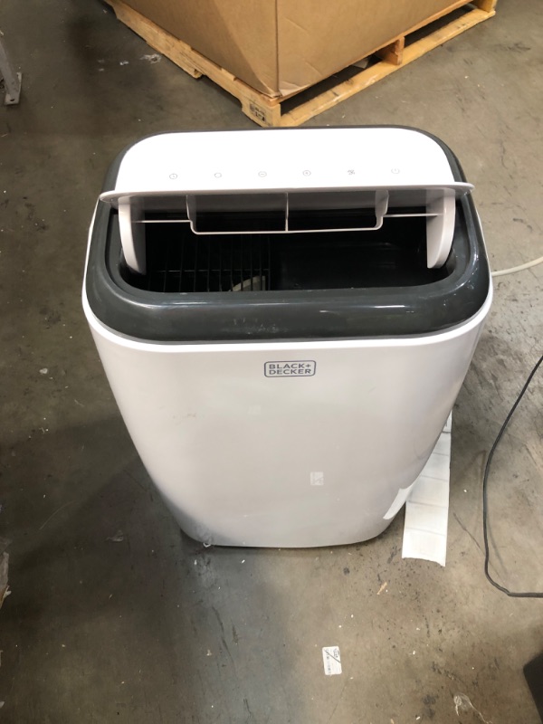 Photo 2 of BLACK+DECKER BPT08HWTB Portable Air Conditioner with Heat, 8,000 BTU SACC/CEC (12,500 BTU ASHRAE), Cools Up to 350 Square Feet, White
