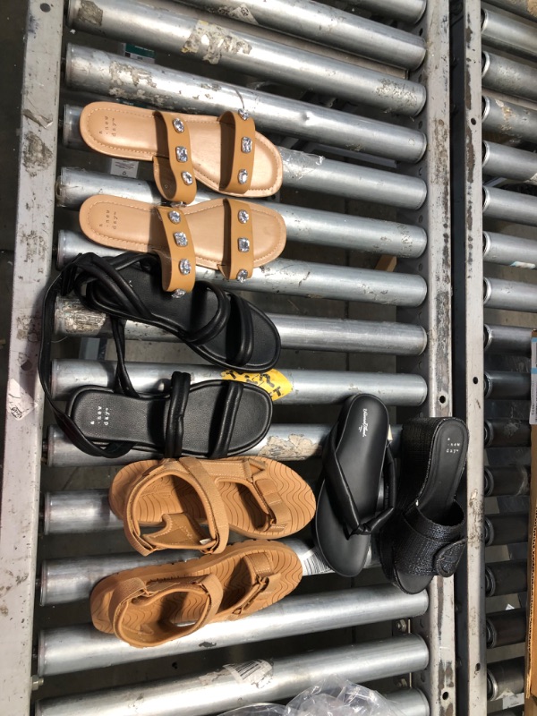 Photo 1 of ASSORTED BAG OF WOMENS FOOTWEAR, COUPLE OF PAIRS MISSING OTHERE SHOE, SZ- 8.6", 6, 7, 6.6", 6
