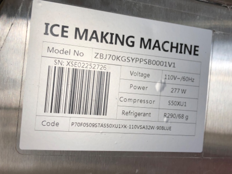 Photo 2 of **PARTS ONLY**(DAMAGED)VEVOR 33 lb. Bin Stainless Steel Freestanding Ice Maker Machine with 130 lb. / 24 H Commercial Ice Maker in Silver
**DOOR STAYS OPEN AND DOES NOT CLOSE**